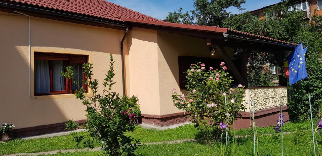 La Mihai Lupeni  Bagian luar foto
