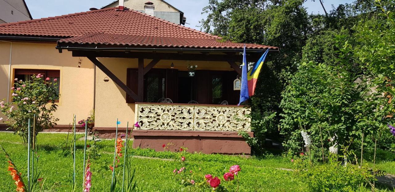 La Mihai Lupeni  Bagian luar foto