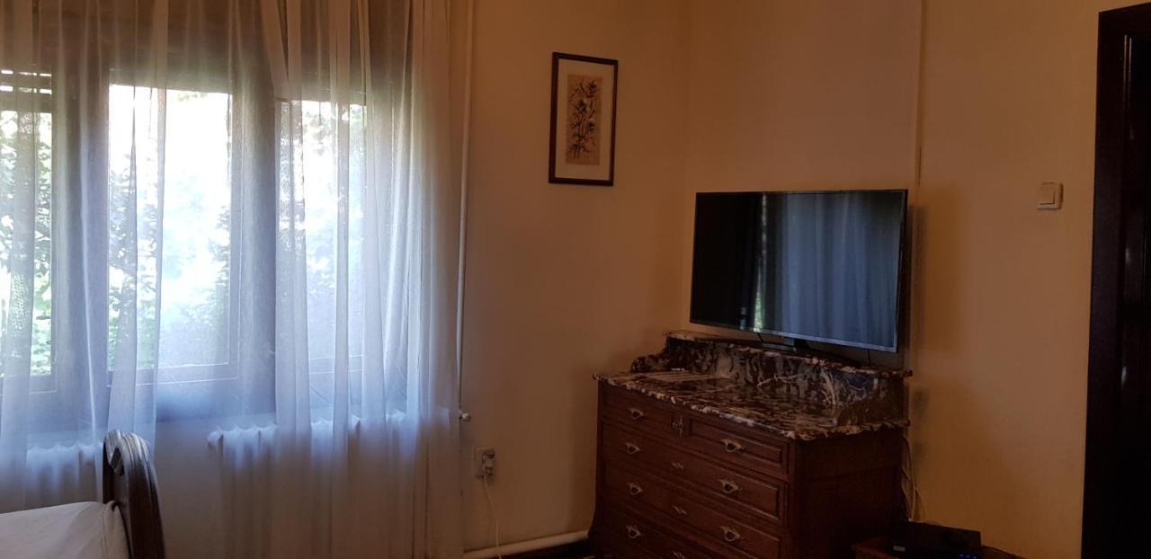 La Mihai Lupeni  Bagian luar foto