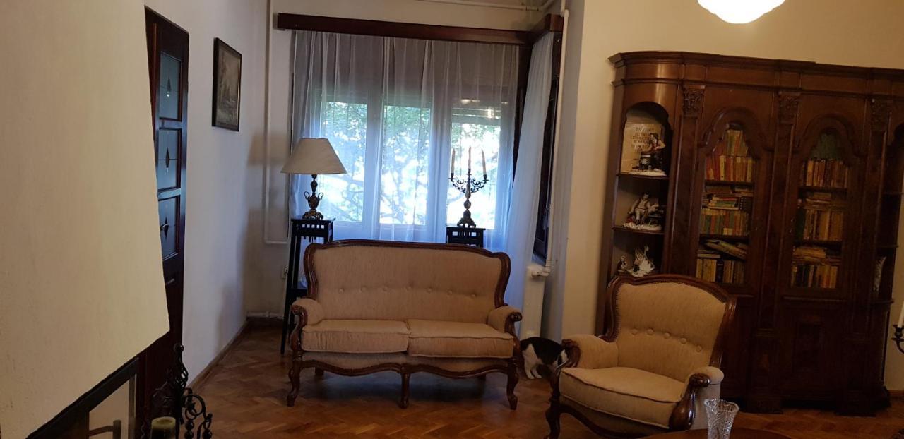 La Mihai Lupeni  Bagian luar foto