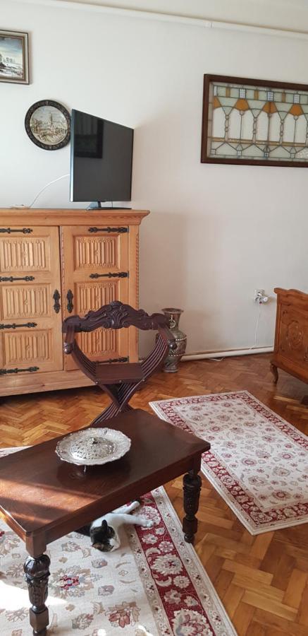 La Mihai Lupeni  Bagian luar foto