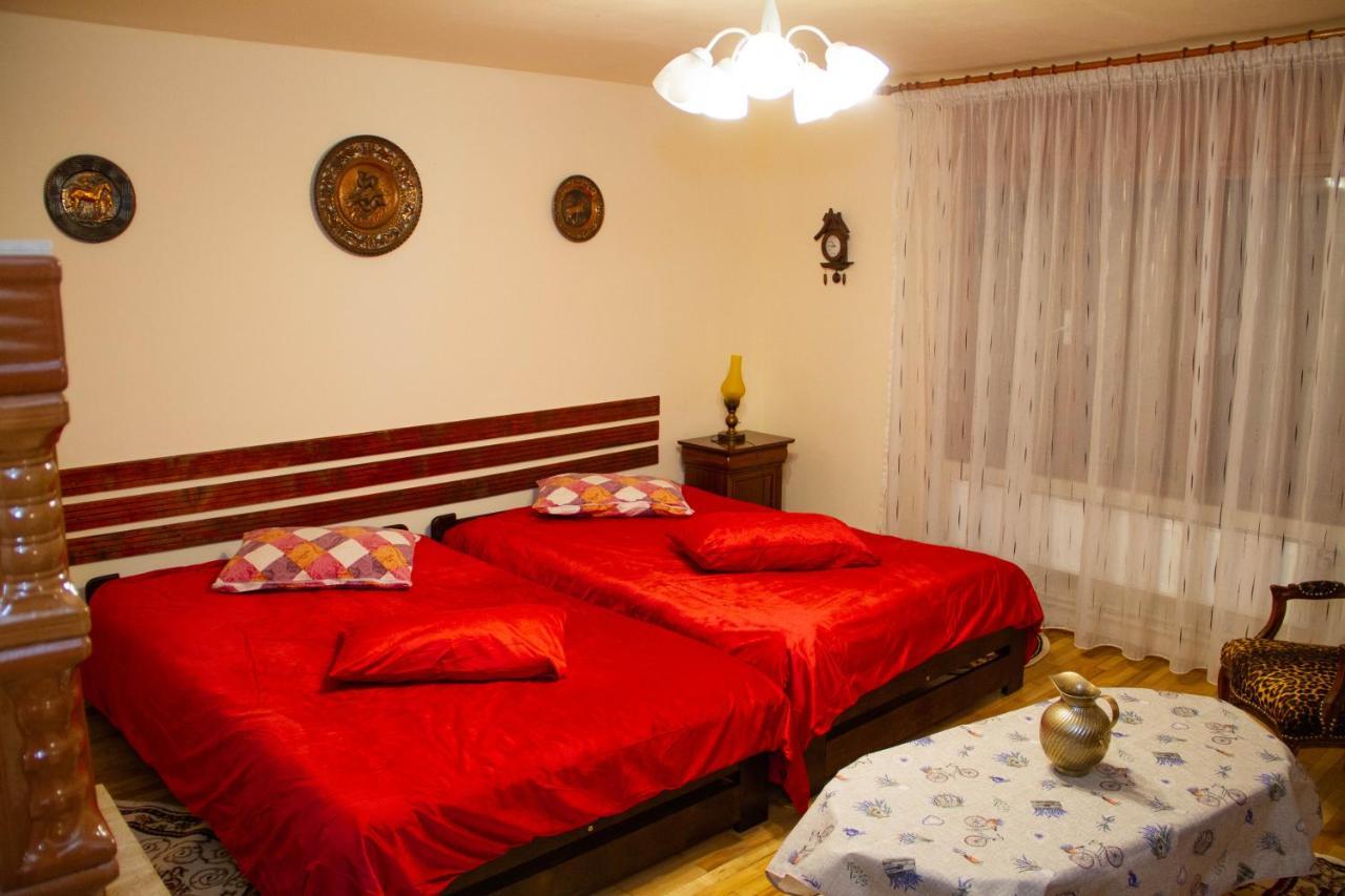 La Mihai Lupeni  Bagian luar foto
